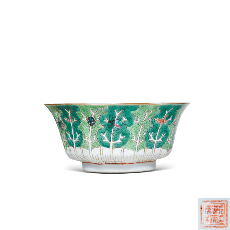 清晚期粉彩白菜纹八方碗